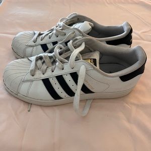 Adidas superstar size 6.